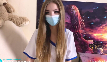 Молоденькая медсестра лечит парня сексом за деньги!